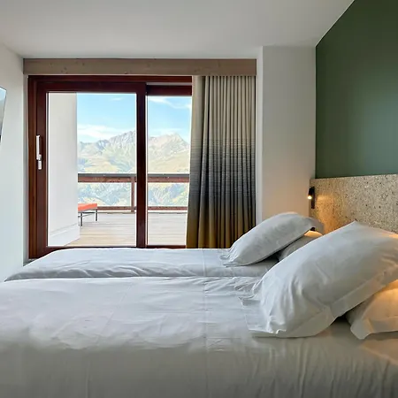 La Cachette, Friendly & Hotel 4*