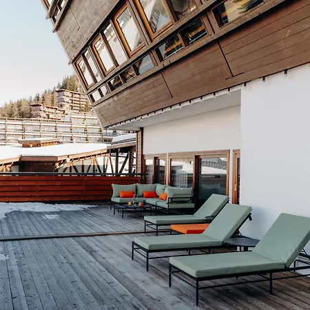 La Cachette, Friendly & Hotel 4*