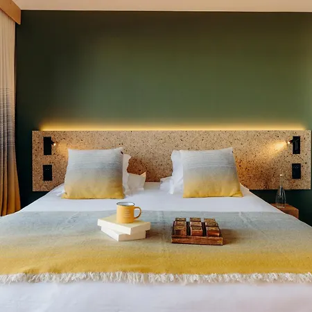 La Cachette, Friendly & Hotel 4*