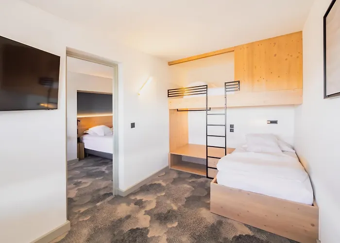 La Cachette, Friendly & Отель 4*