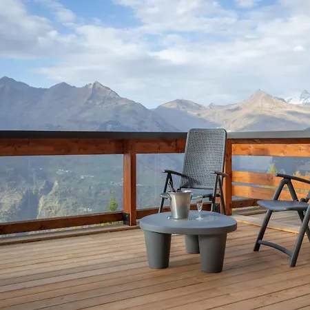 La Cachette, Friendly & Hotel 4*
