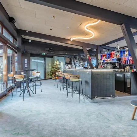 Hotel La Cachette, Friendly &