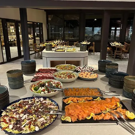 Hotel La Cachette, Friendly &