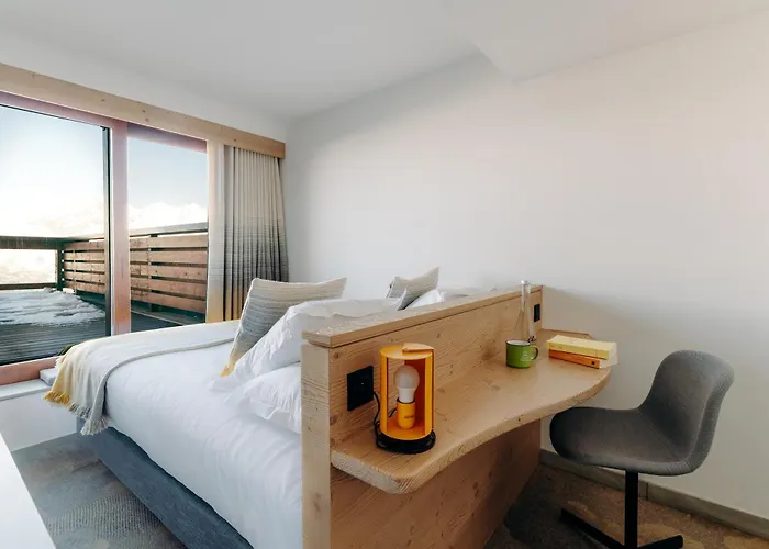 La Cachette, Friendly & Hotel 4*