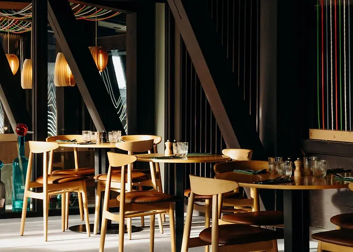 La Cachette, Friendly & Hotel 4*