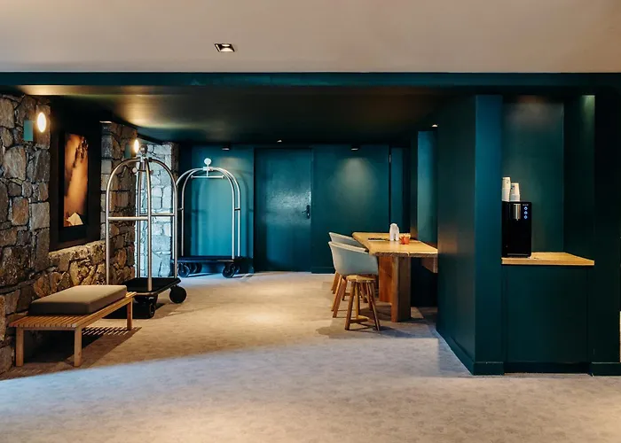 La Cachette, Friendly & Hotel 4*