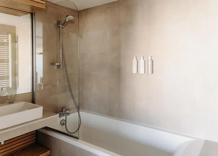 La Cachette, Friendly & 4*